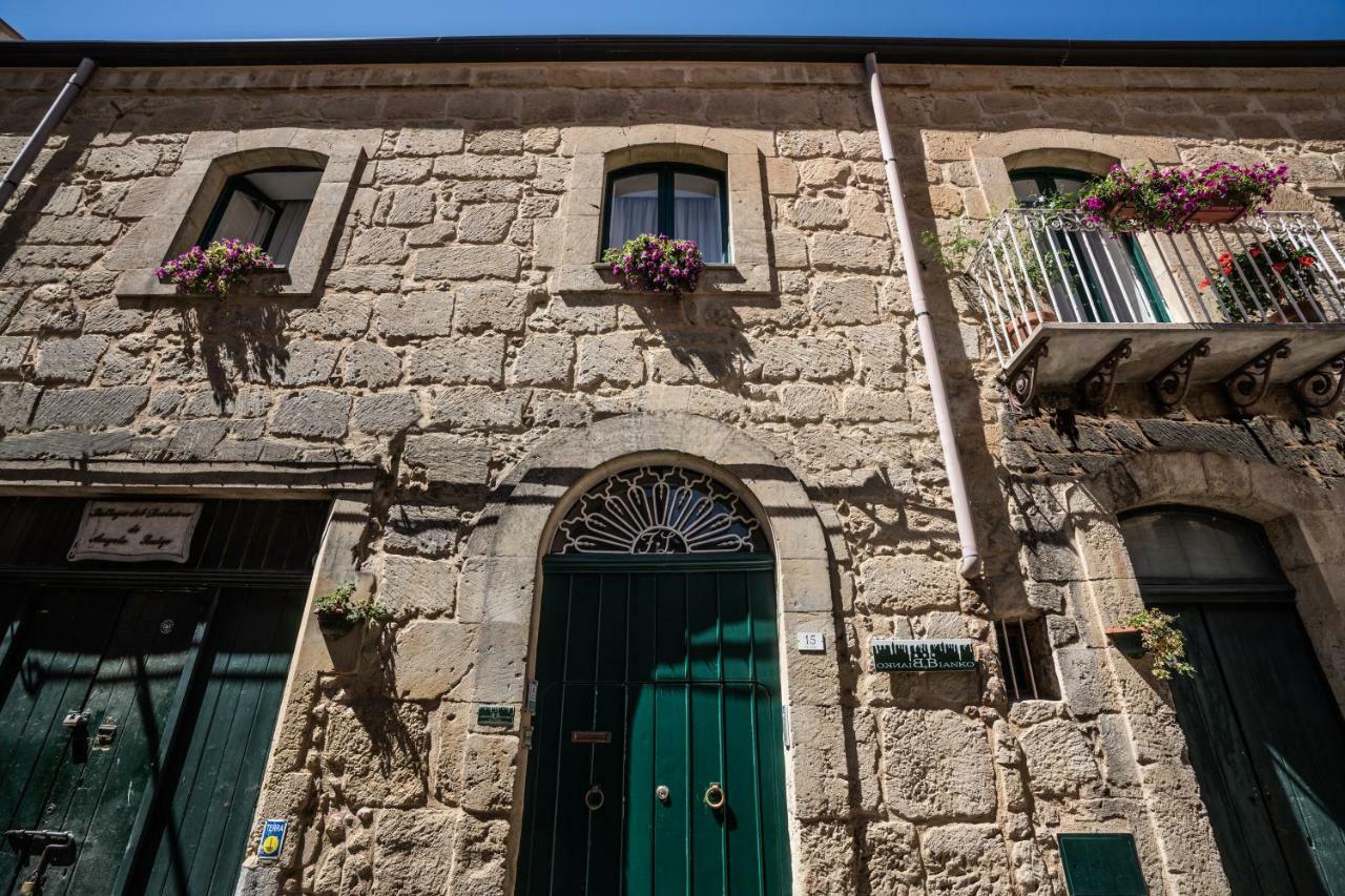 Bianko Ecochic & L'Angolo Di Levante Enna Exteriér fotografie